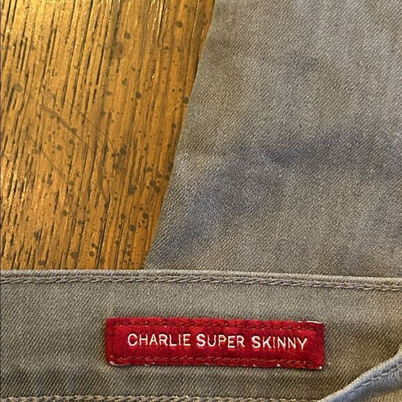 Lucky Brand Women's Charlie Super Skinny Gray Jeans with Zippers. Sz 10 EUC - Picture 7 of 12